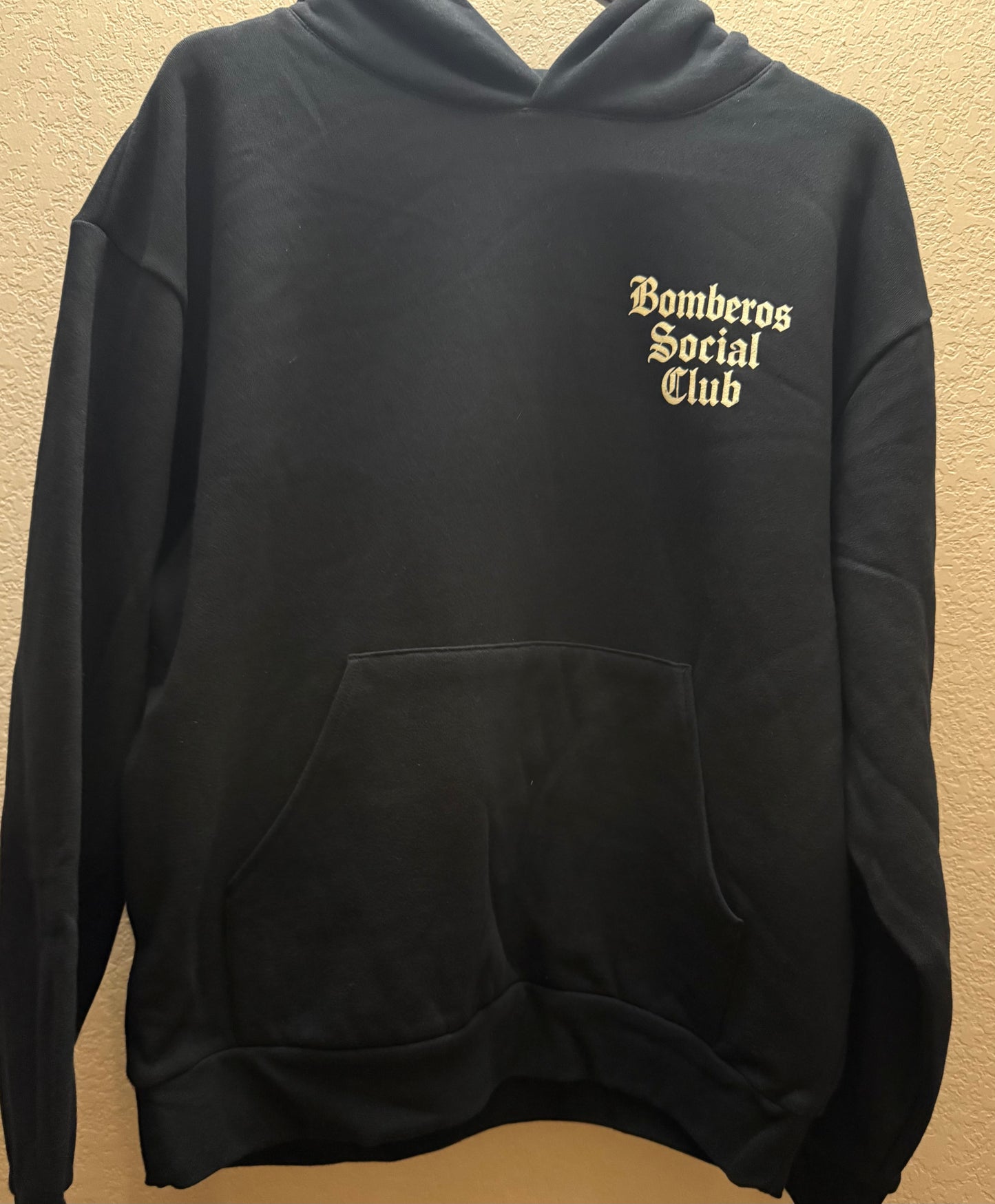 Black sweatshirt with oatmeal lettering (medium-XL)